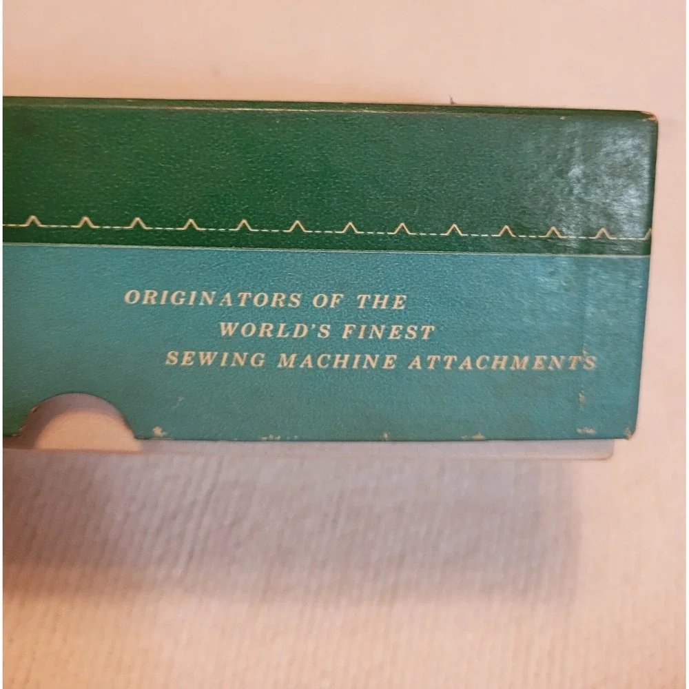 Vintage Greist Buttonholer Automatic Button Holder In Original Box ~ Style #1